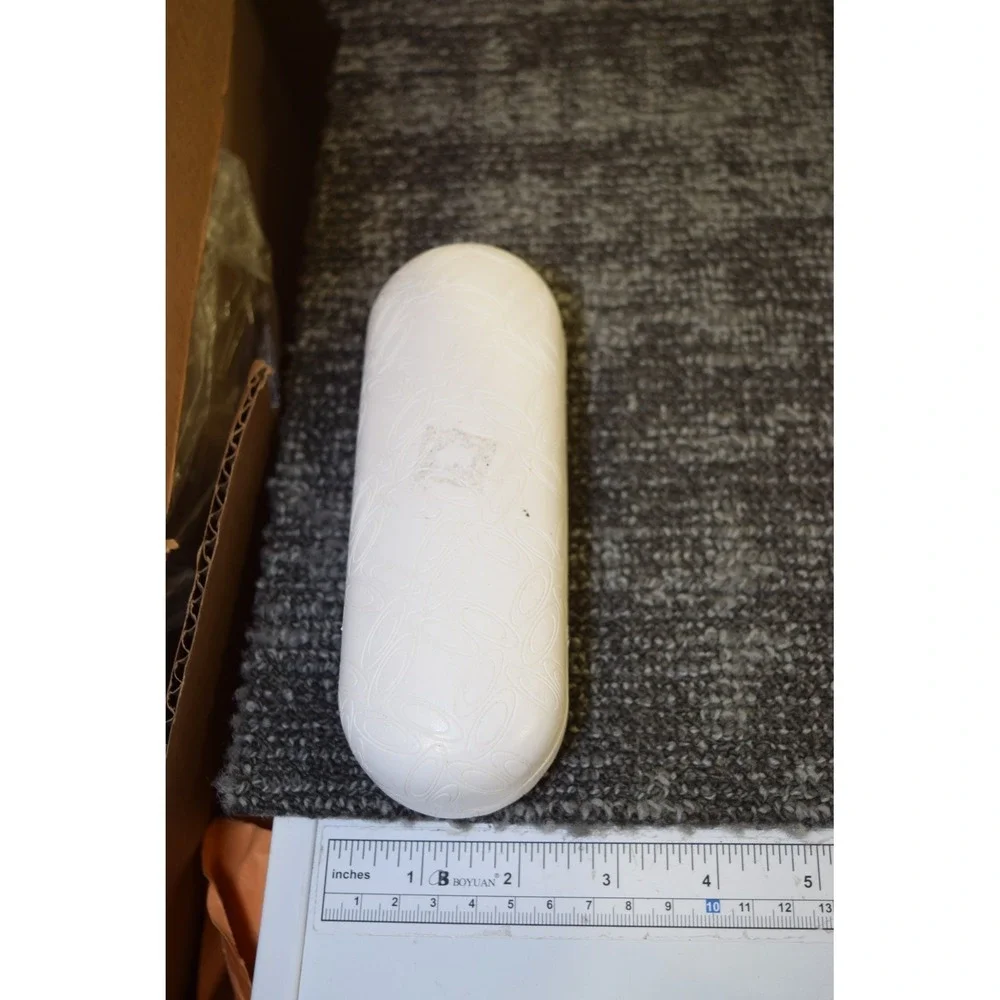Oakley Sunglasses Eyeglasses Clam Shell White - Logo CASE ONLY - Flaw